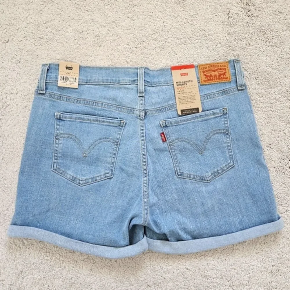 NWT Levi's | Mid-Length Shorts Hypersoft Light Wash Denim, Women's 31 - Picture 3 of 6